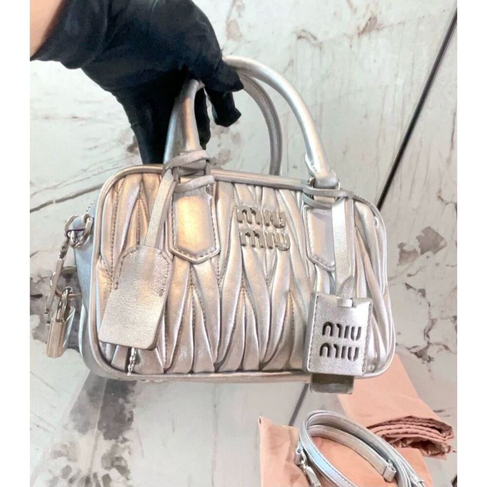 Miu Miu Women Pre-Loved Bag Very Good Condition - Picture 6 of 9